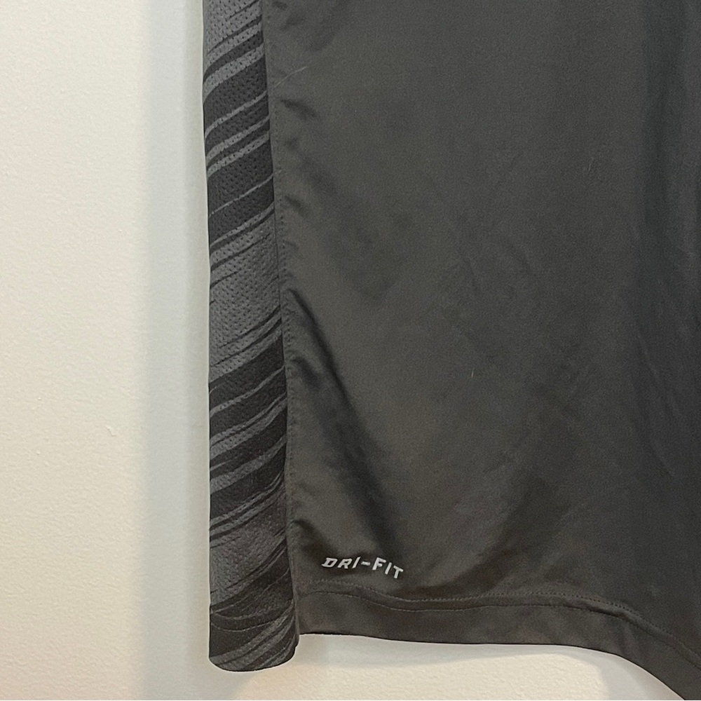 Nike CAROLINA Black Short Sleeve Athletic Tee - Picture 5 of 6